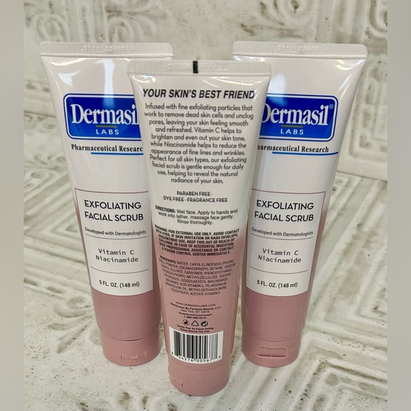 Dermasil Exfoliating Facial Scrub - Picture 2 of 5